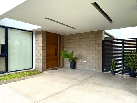 Casa en Venta al Este