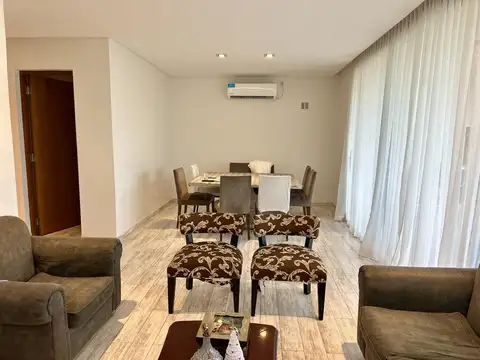 Casa 8 ambientes con 4 baños