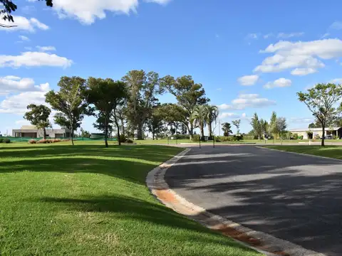 TERRENO LOTE CON FONDO A LA LAGUNA BARRIO PRIVADO SAN LUCAS SAN VICENTE