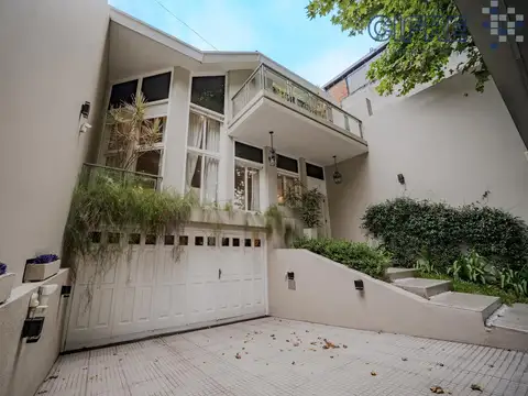 Casa 6 ambientes con 7 baños