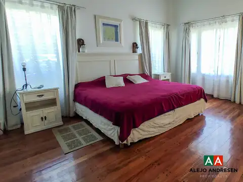 CASA EN VENTA EN CARILÓ, COIHUE y DIVISADERO.