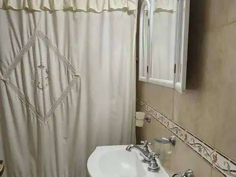 Depto Tipo Casa en Alquiler en Hurlingham, $ 1.200.000