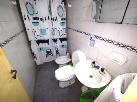 VENTA CASA Bosques F. Varela B. Las Tejas.FINANCIA