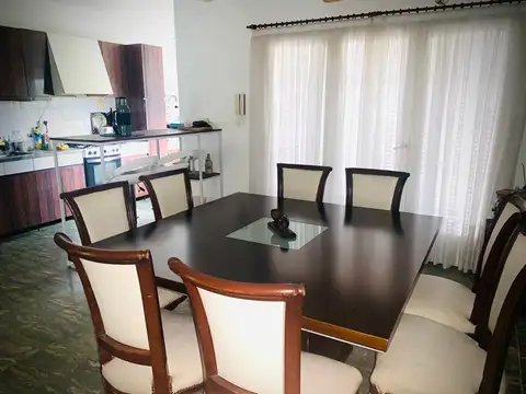 CASA EN VENTA, BARRIO ARROYITO