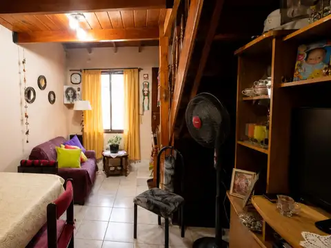 Depto Tipo Casa 2 ambientes con 1 baño