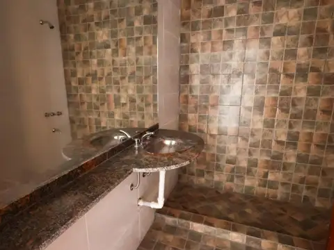 Departamento en Alquiler en Barrio Matheu, $ 420.000