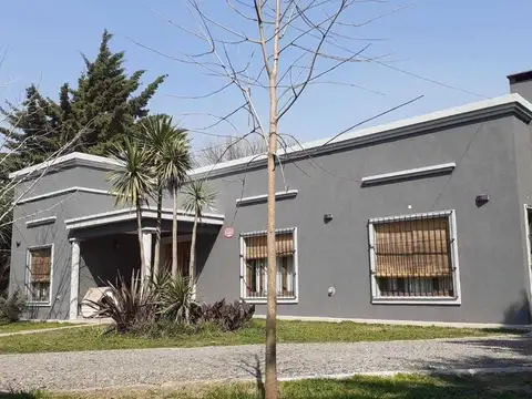 Casa en venta - 3 Dormitorios 3 Baños - 300 mts2 - Baradero