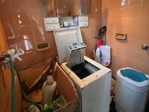 Casa 2 ambientes con 2 baños