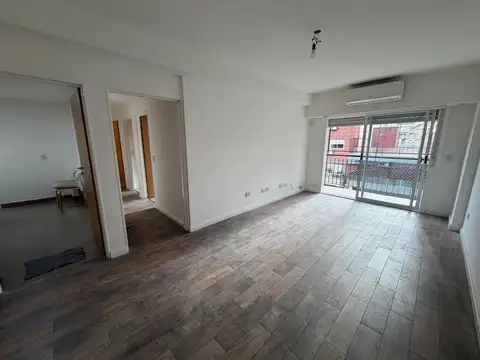 Helguera 4700, Piso 2