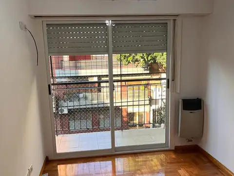 DEPARTAMENTO 3 AMBIENTES A LA CALLE