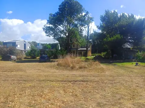 Paseo del Consuelo entre calles Cul de Sac y Av. de la Caballada , Piso 0