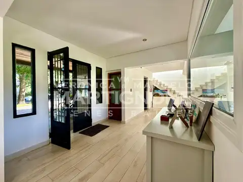 Casa 5 ambientes con 4 baños