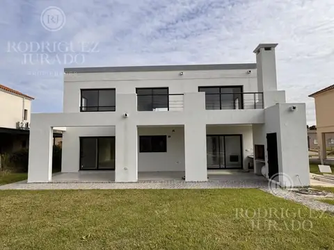 Casa en Venta en Haras Santa María, USD 265.000