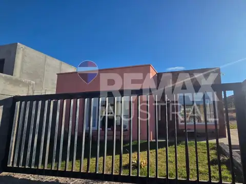 CASA EN BARRIO LOS ARENALES