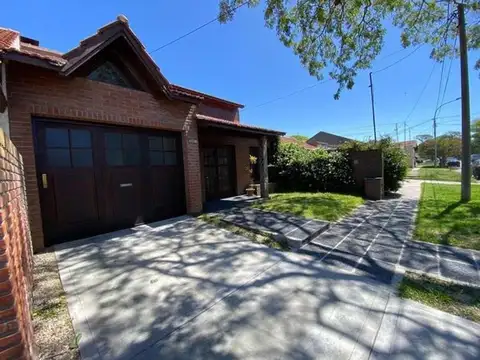 CASA 4 AMB. PARQUE LURO