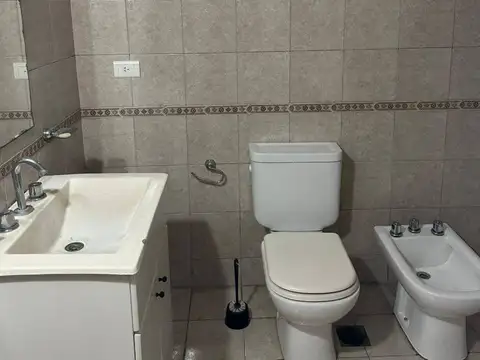 Departamento en Alquiler con 1 cocheras