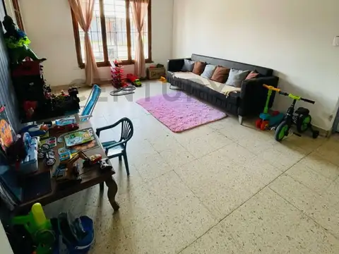 Oficina 4 ambientes con 1 baño