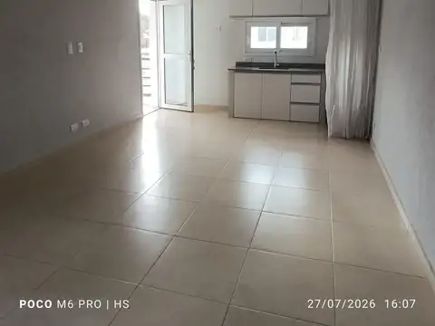 Departamento en Alquiler en Berazategui, $ 800.000