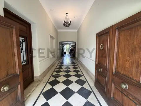 Casa 5 ambientes con 4 baños