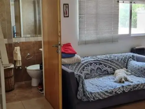 Las Casas e/ Muñiz y José Mármol