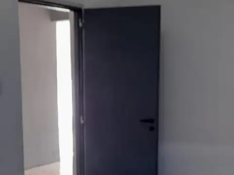 Departamento en Alquiler en Sarandi, $ 600.000