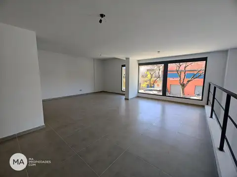 Local en Alquiler en Abasto, $ 2.700.000
