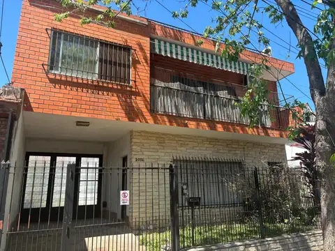 Depto Tipo Casa en Alquiler de 3 ambientes