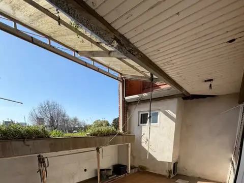 Casa 6 ambientes con 3 baños