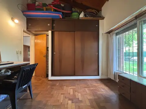 Casa en Venta con 3 cocheras