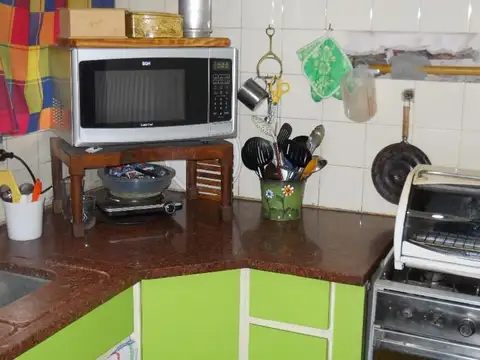 Casa 4 ambientes con 2 baños