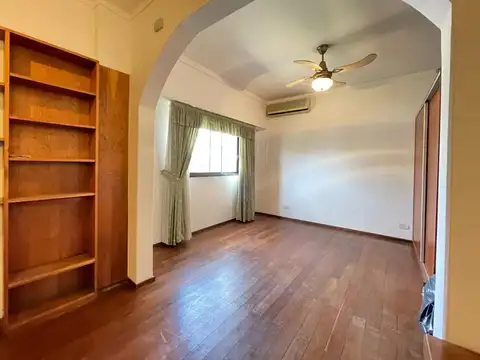 Casa en Venta en Castelar, USD 215.000