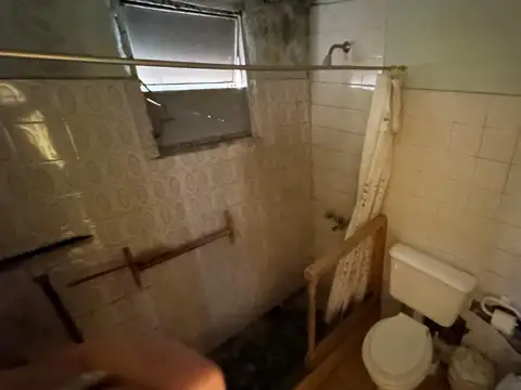 Venta Casa A Refaccionar Jardín Galpón Luján
