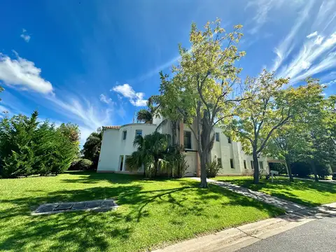 Casa en Alquiler de 4 dormitorios