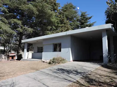Casa 5 ambientes con 2 baños