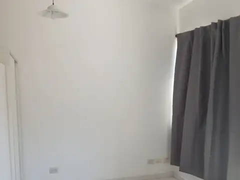 Luminoso y amplio monoambiente dividido