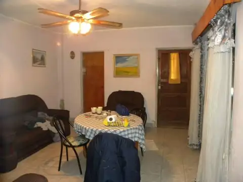 Casa en venta en G. de Laferrere con amplio terreno