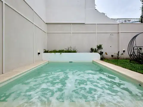 Casa totalmente remodelada en venta