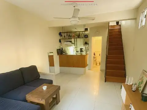 Depto Tipo Casa en Venta con 1 cocheras