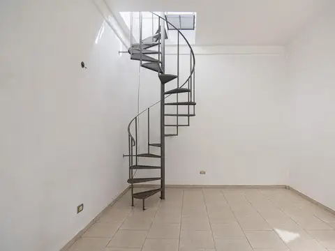Depto Tipo Casa en Venta en Caballito, USD 120.000