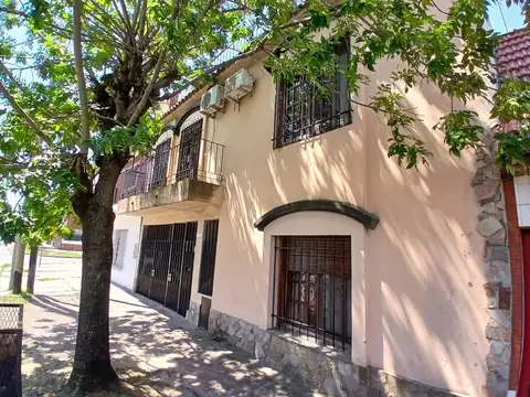 Depto Tipo Casa 5 ambientes con 3 baños