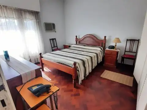 Venta casa 4 dormitorios con jardin y parrilla