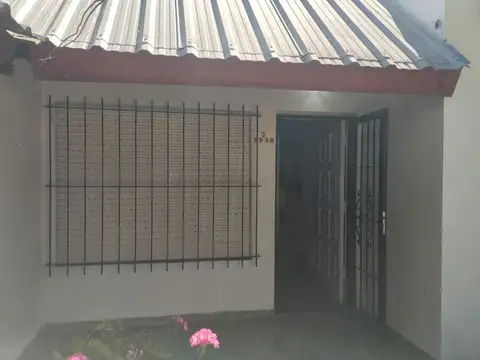 Casa 3 ambientes con 1 baño