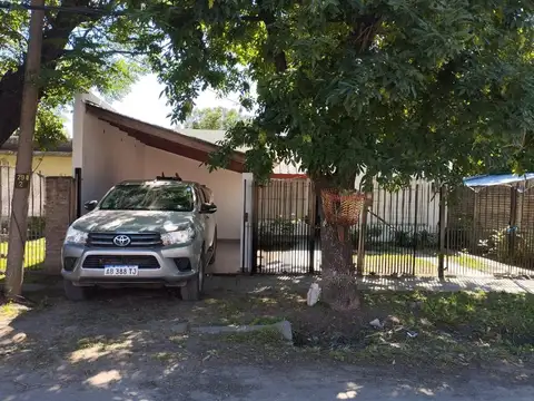 Casa en Venta con 2 cocheras