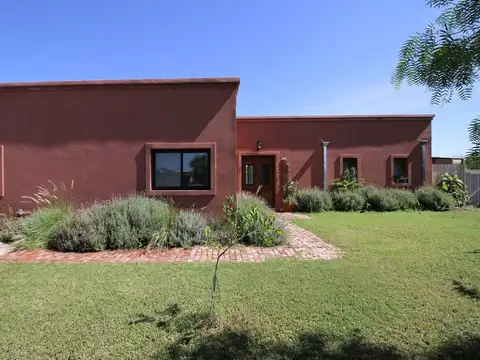 Casa en Alquiler Temporal en Countries y Barrios Cerrados en Pilar, USD 1.100