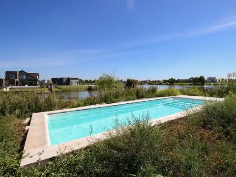 ALQUILER TEMPORTAL CASA CON PILETA Y LAGUNA