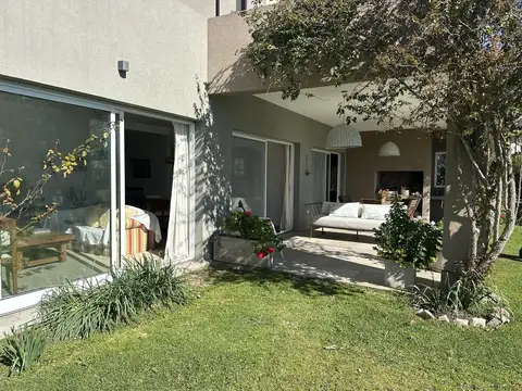 Casa en Alquiler Temporal con 1 cochera