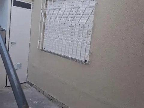 Casa en Alquiler en Villa Luzuriaga, $ 820.000
