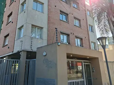 HERMOSO DPTO. 2 AMB. ZONA ITUZAINGÓ