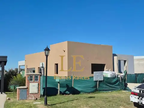Pilar Del Este 100