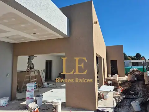 Casa en Venta en Pilar Del Este, USD 220.000